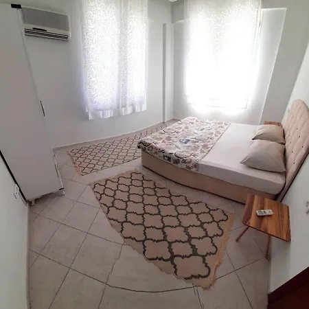 Fethiye Merkezde Ferah Ve Balkonlu 2+1 Daire Fethiye